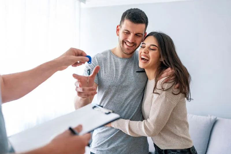 Les sites de courtage en ligne ne faisaient que nous mettre en relation avec la banque la moins chère du moment, sans aucun effort de négociation. Avec Vlalto nous avons directement pu recevoir des offres négociées toutes plus basses que la concurrence.
